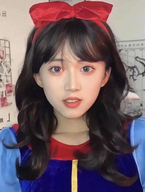 男扮女装直播网红吃瓜